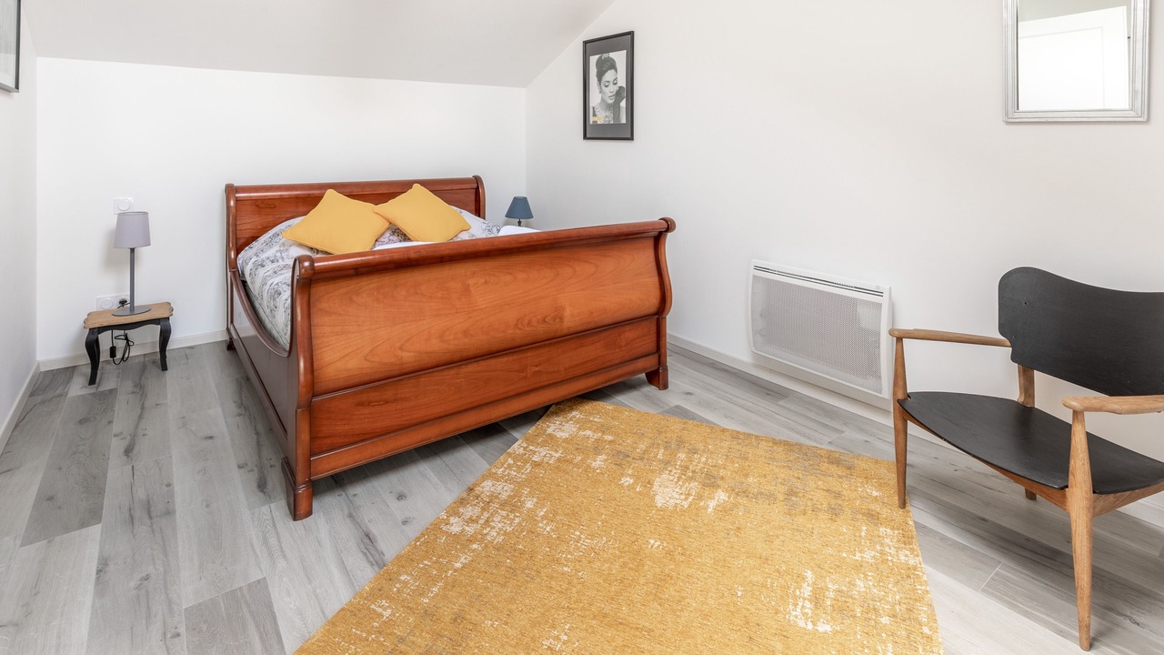 Photo of Bedroom in Saix