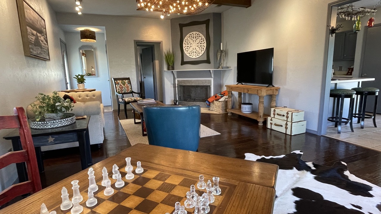 Photo of Livingroom in Aubrey