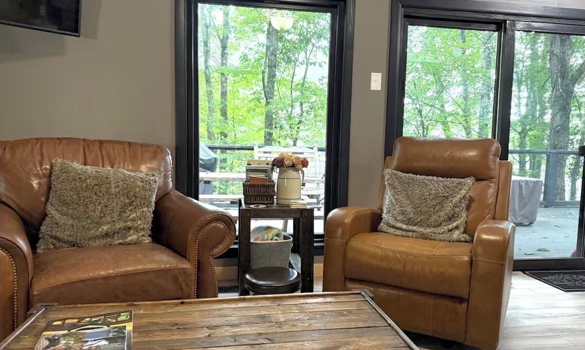 Photo of Livingroom in Almond