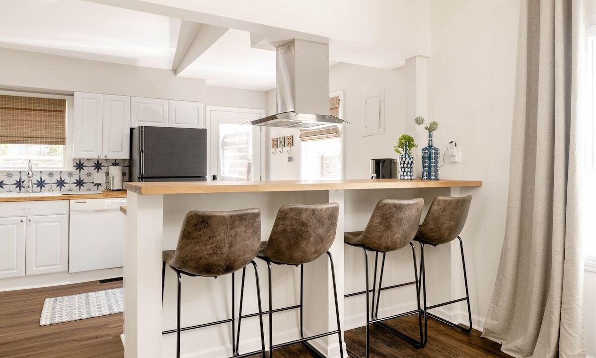 Photo of Kitchen in West Plaza