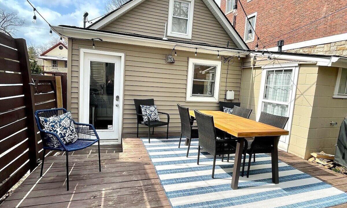 Photo of Outdoor in West Plaza