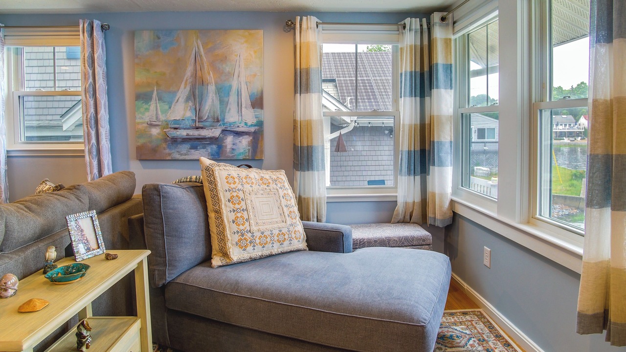 Photo of Livingroom in Wareham Center