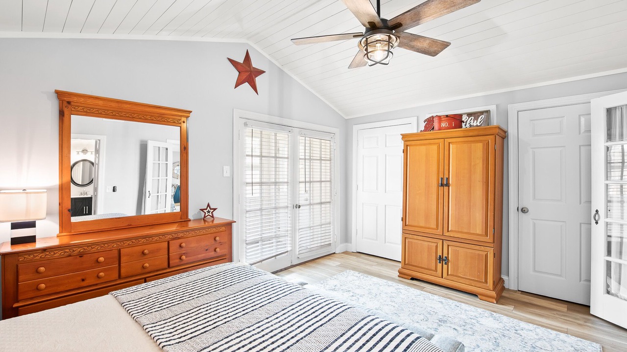 Photo of Bedroom in Laguna Beach Estates