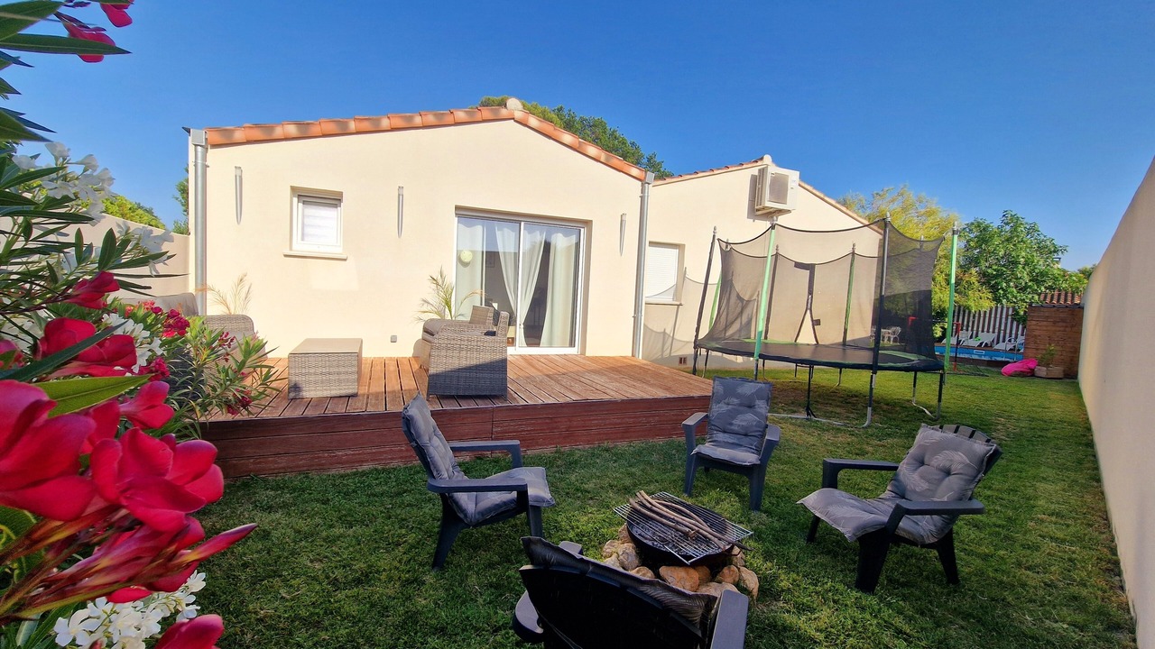 Photo of Patio Balcony in Camaret-sur-Aigues