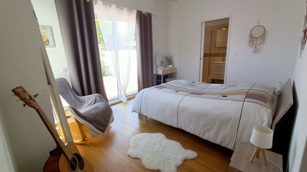 Photo of Bedroom in Camaret-sur-Aigues