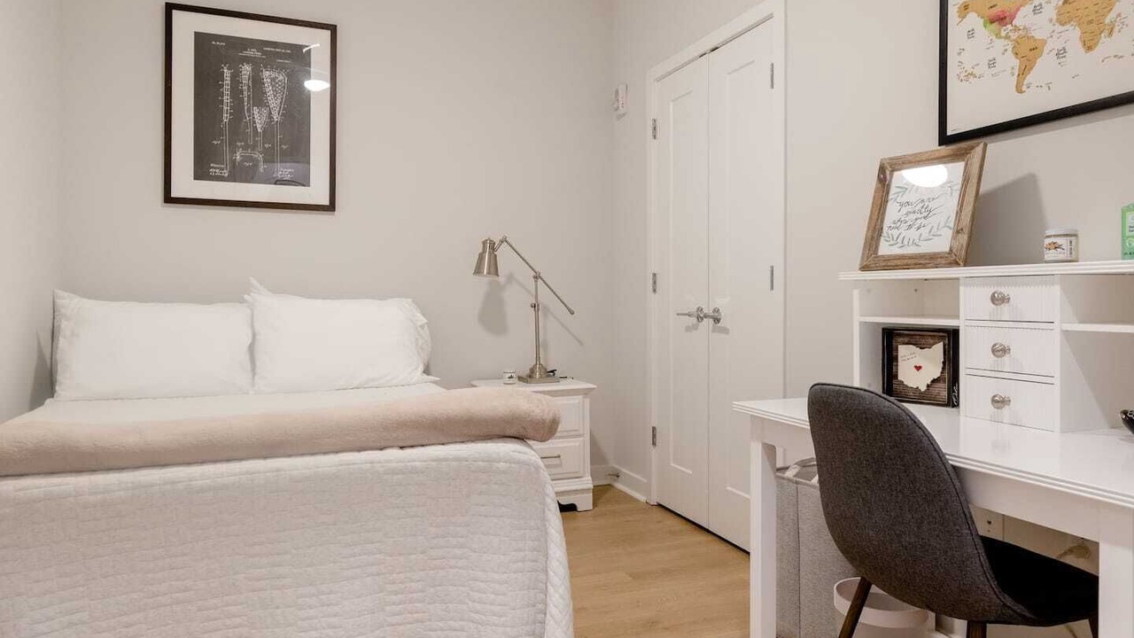 Photo of Bedroom in Murray Hill