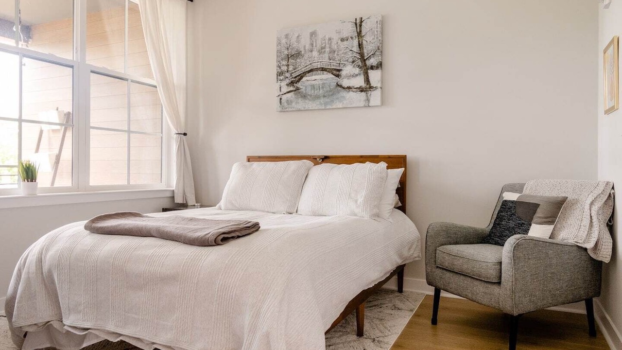 Photo of Bedroom in Murray Hill