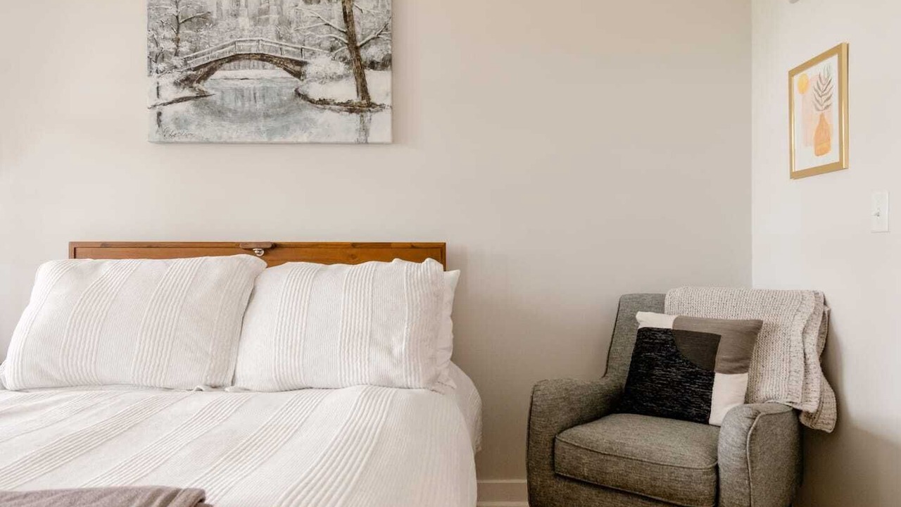 Photo of Bedroom in Murray Hill