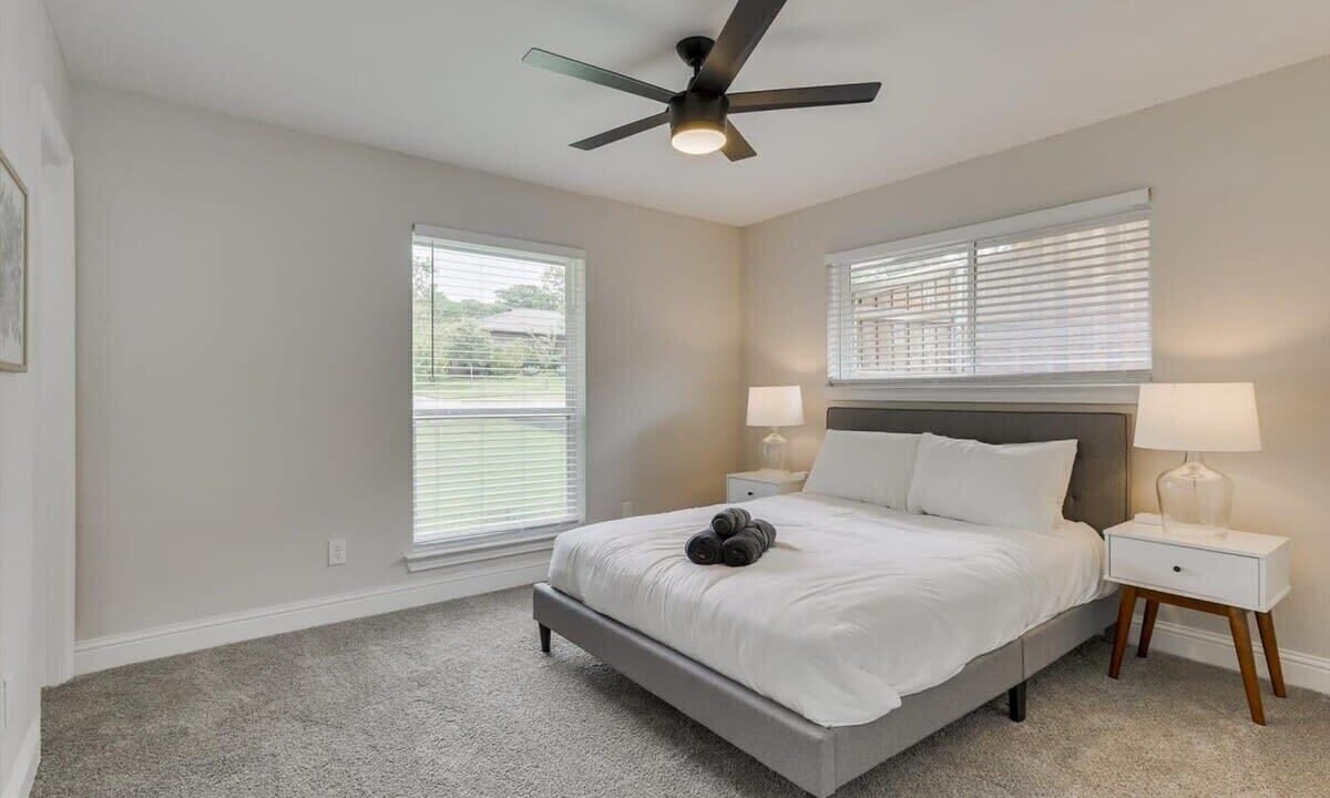Photo of Bedroom in Garland