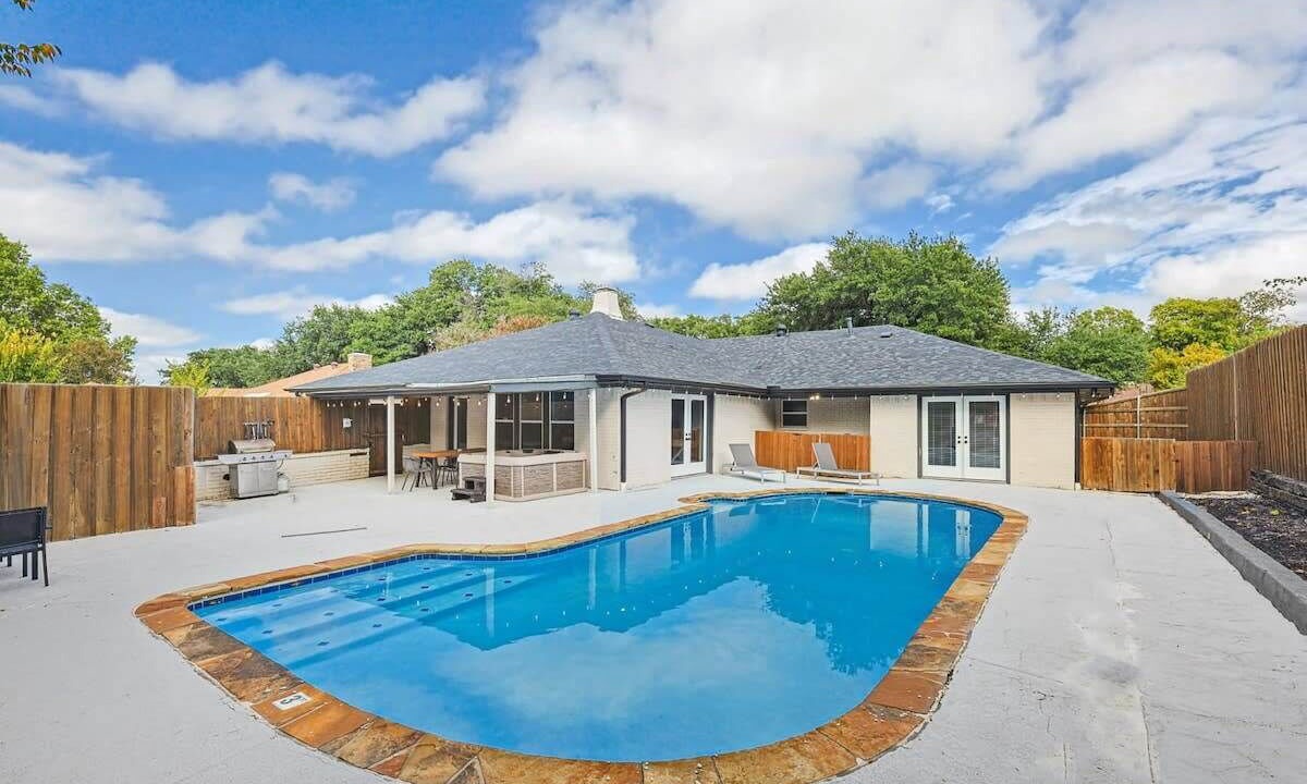 Photo of Outdoor in Garland