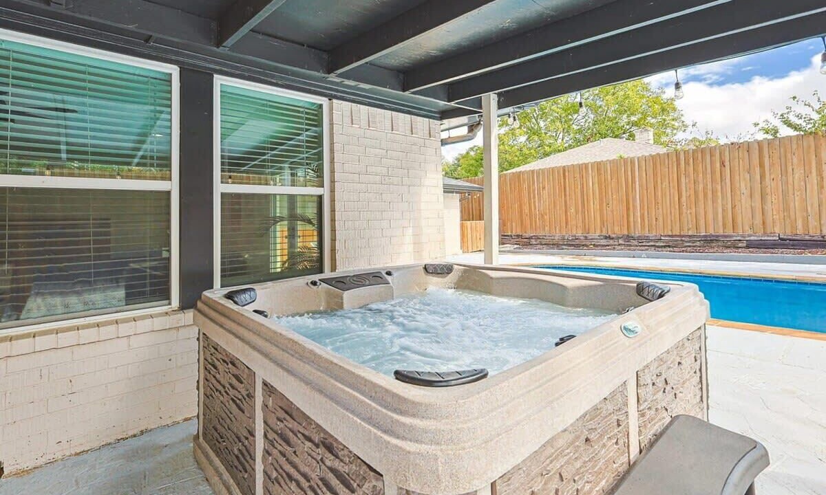 Photo of Patio Balcony in Garland
