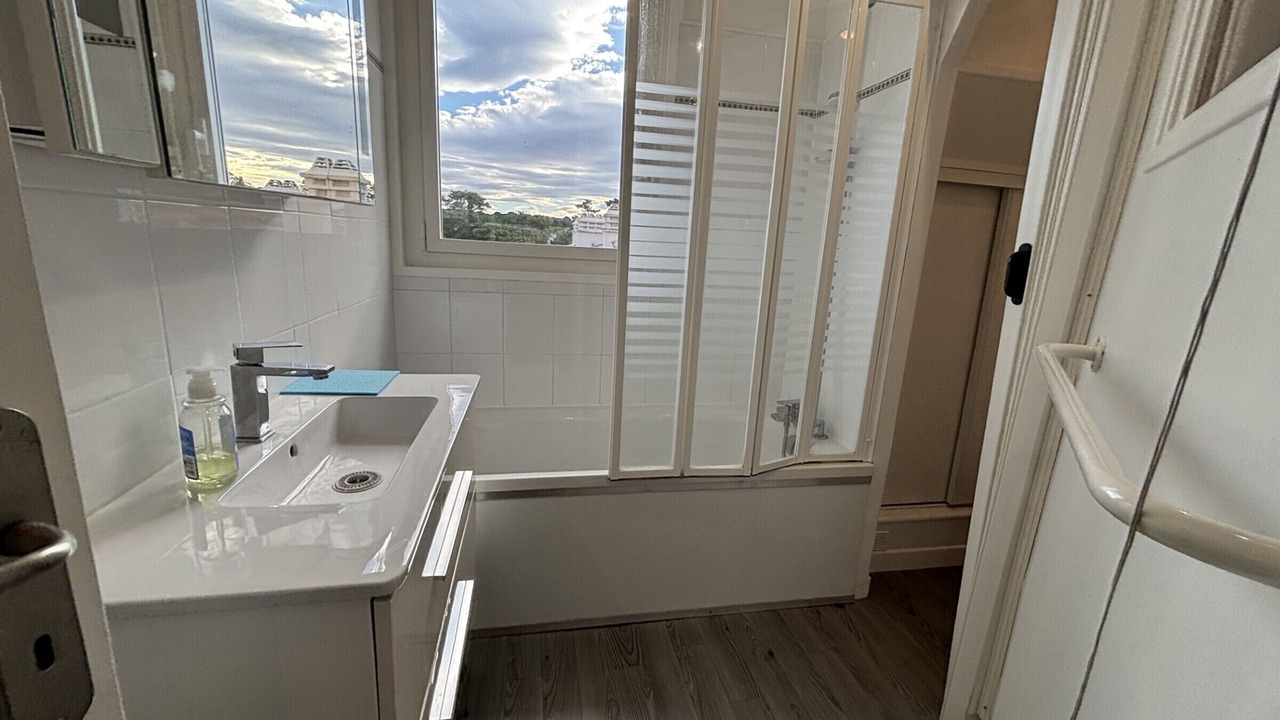 Photo of Bathroom in Anglet