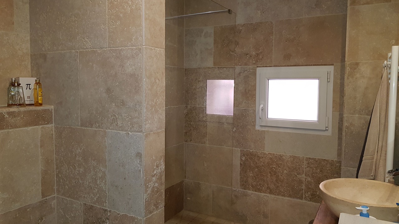 Photo of Bathroom in Morieres-les-Avignon