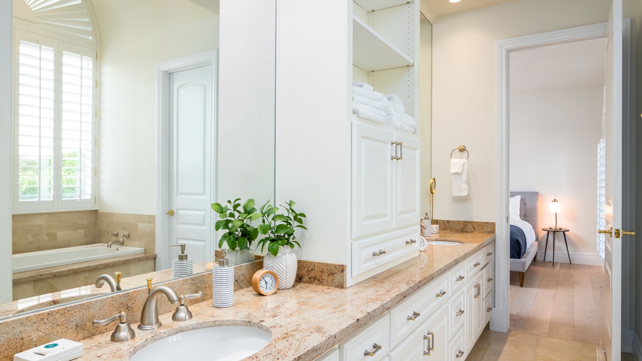 Photo of Bathroom in Cactus Acres