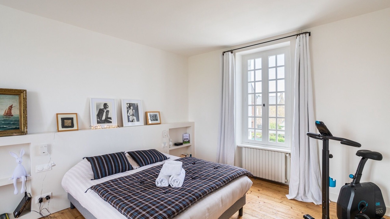 Photo of Bedroom in Rotheneuf-Le Pont