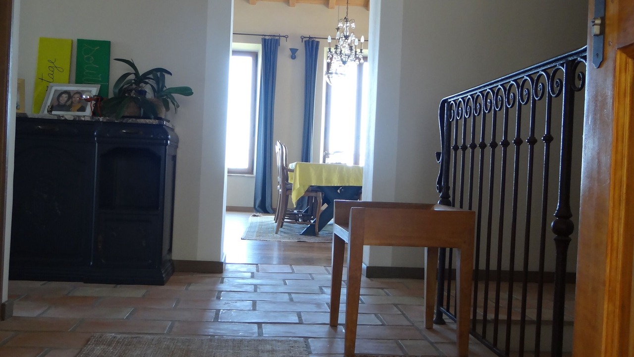 Photo of Others in Gairaut