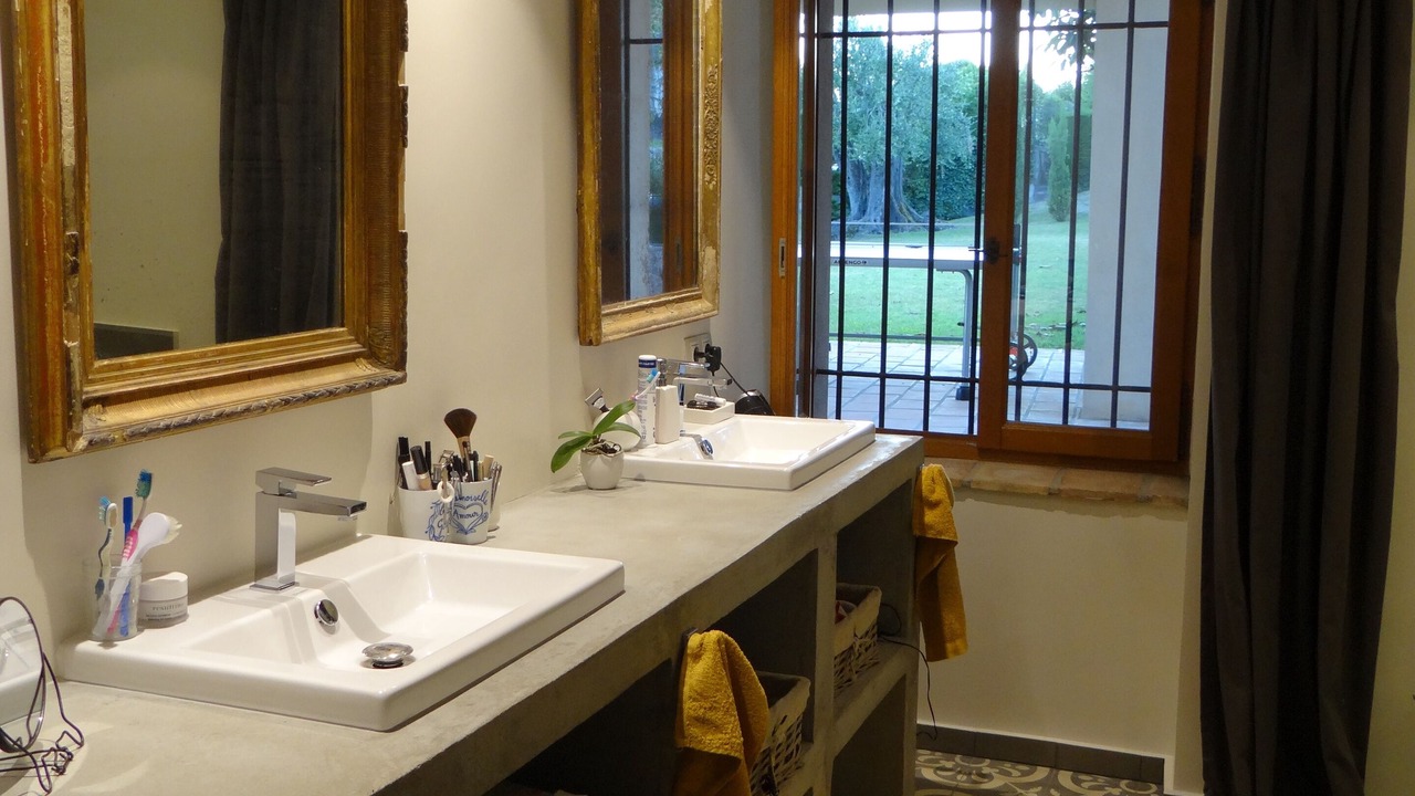 Photo of Bathroom in Gairaut