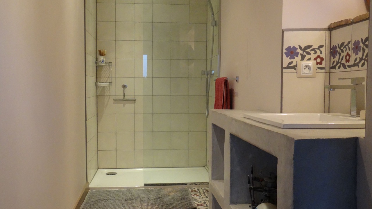 Photo of Bathroom in Gairaut