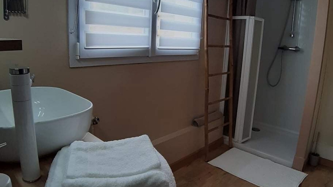 Photo of Bathroom in Amfreville