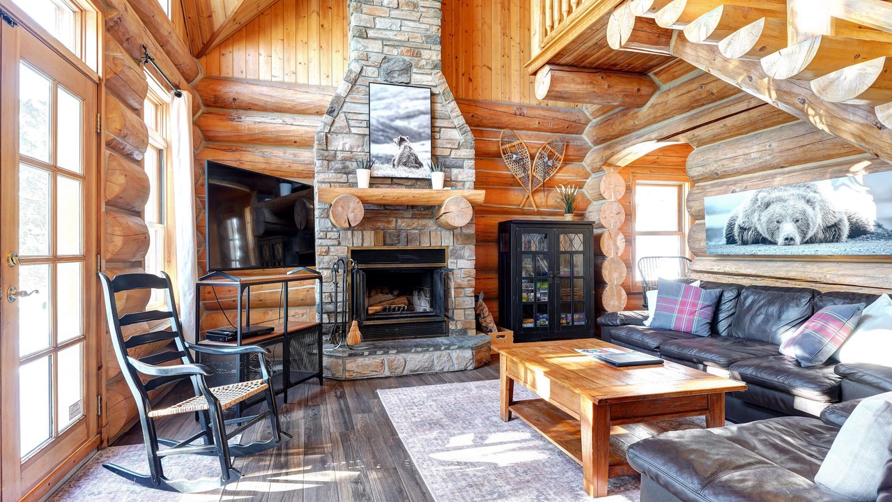 Photo of Livingroom in Fiddler Lake Resort