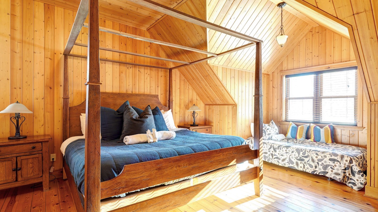 Photo of Bedroom in Fiddler Lake Resort