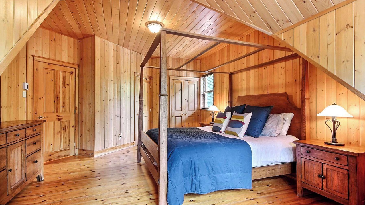 Photo of Bedroom in Fiddler Lake Resort