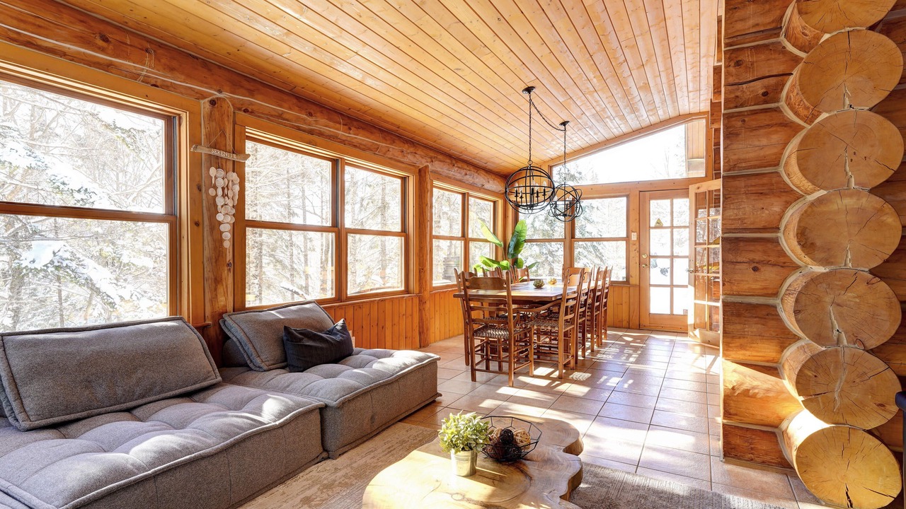Photo of Livingroom in Fiddler Lake Resort