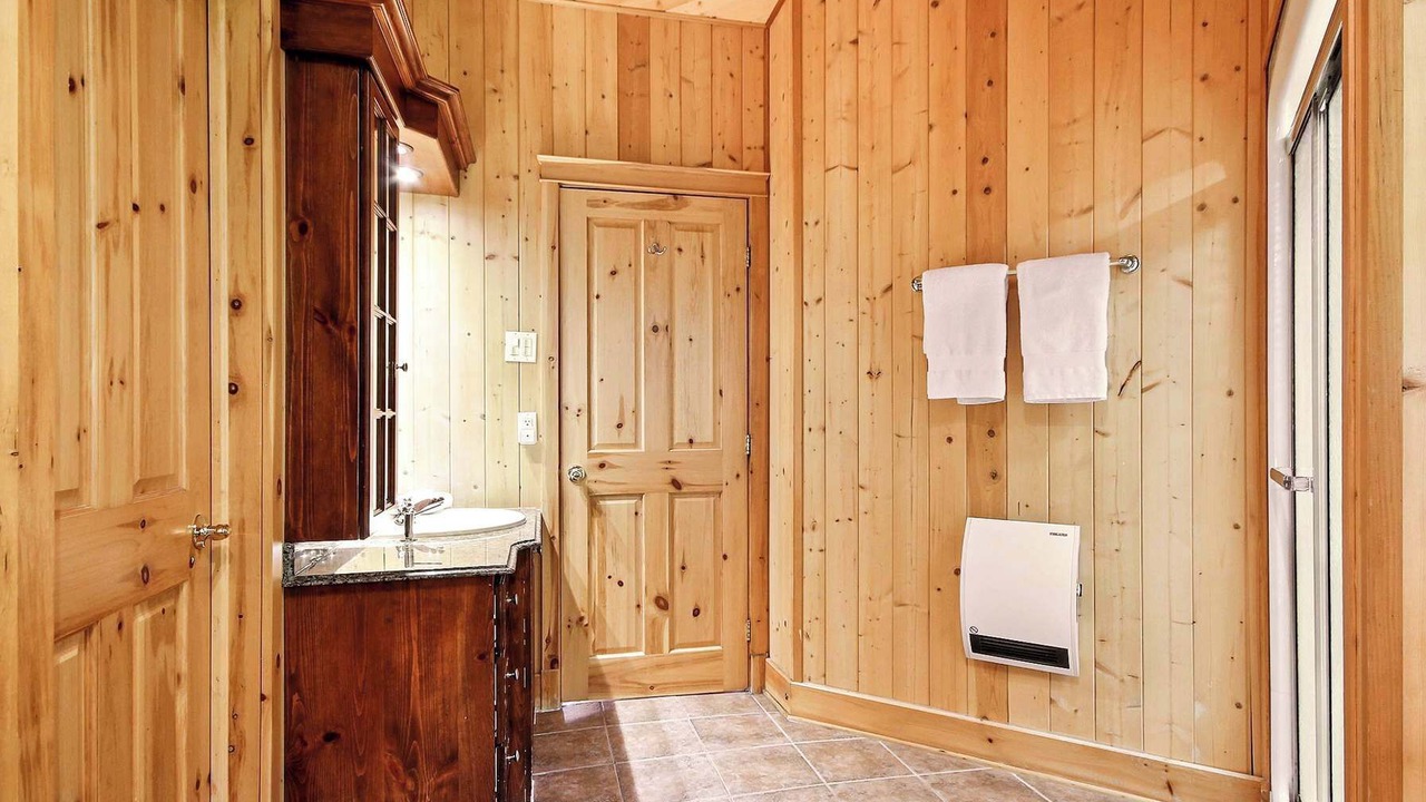 Photo of Bathroom in Fiddler Lake Resort