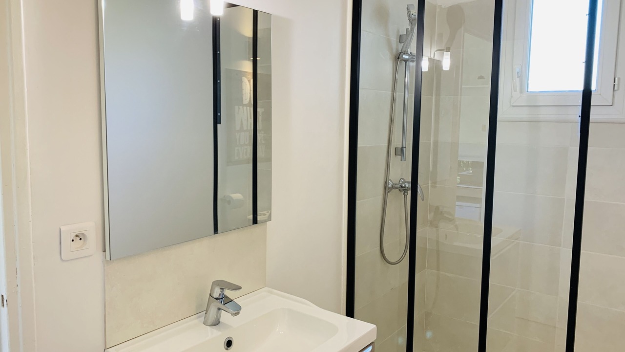 Photo of Bathroom in Manosque