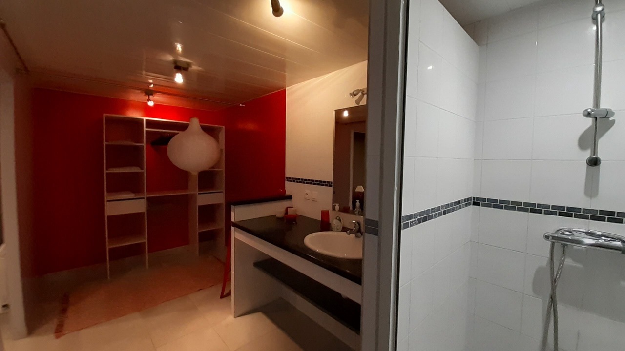 Photo of Bathroom in Sorigny