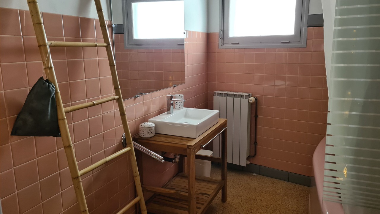 Photo of Bathroom in Tautavel