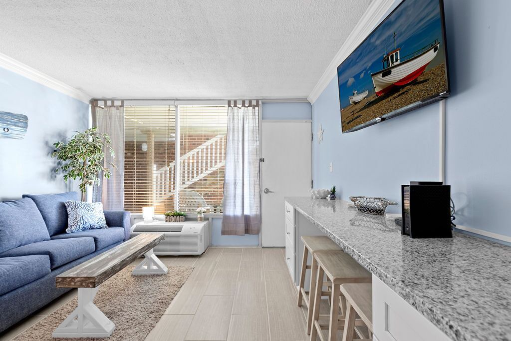 Photo of Livingroom in Atlantic Beach