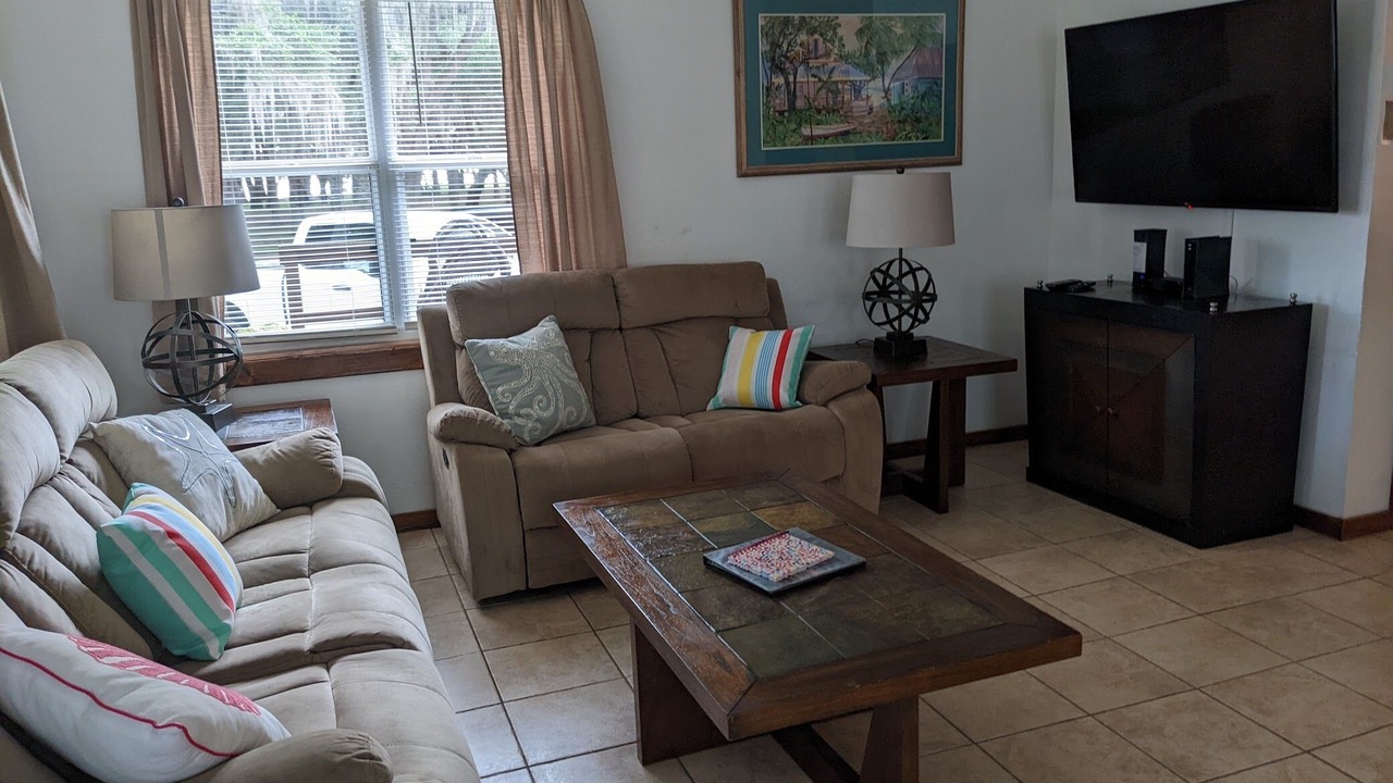 Photo of Livingroom in Salt Springs