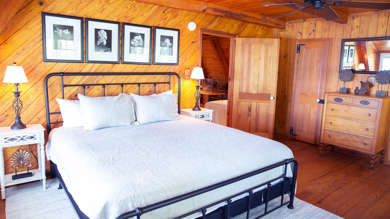 Photo of Bedroom in West Livingston