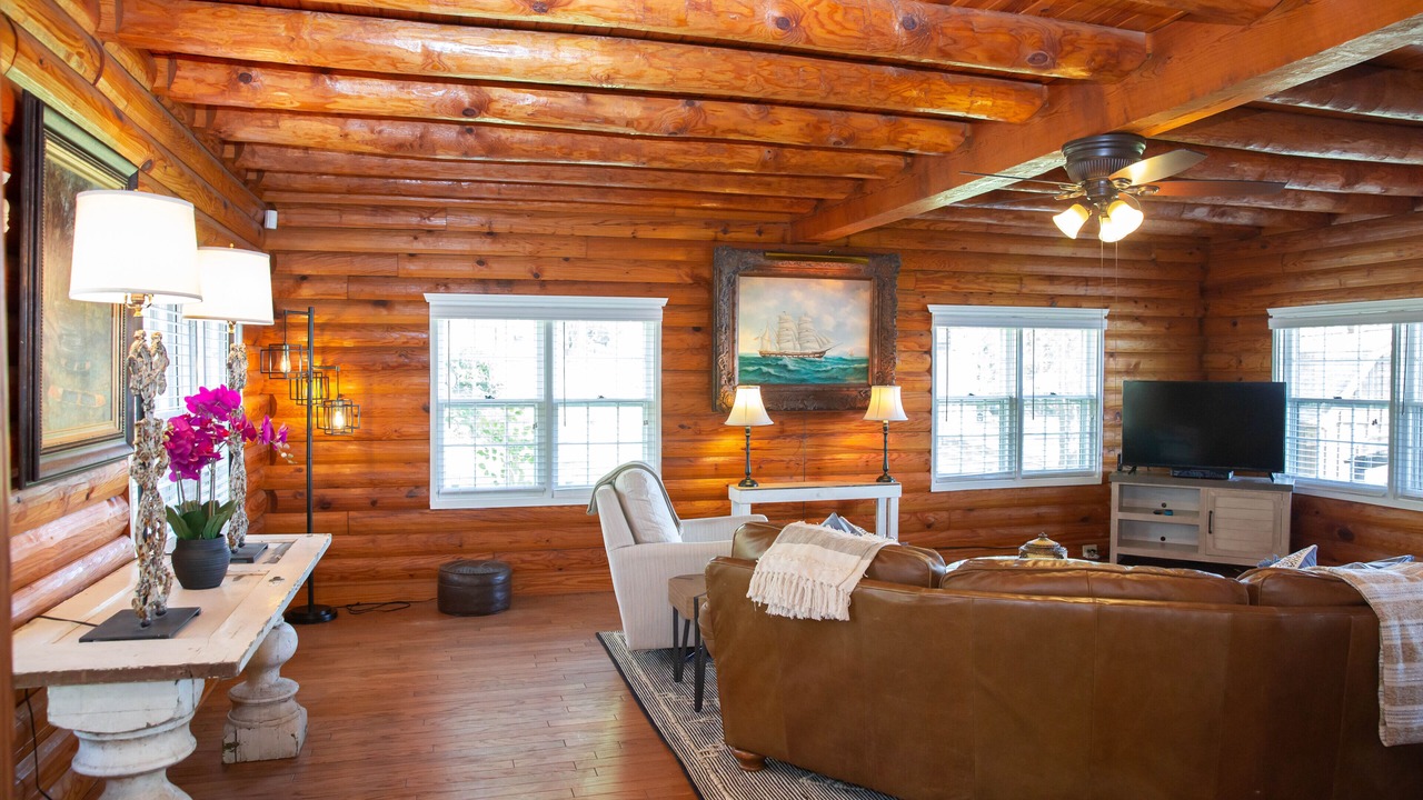 Photo of Livingroom in West Livingston
