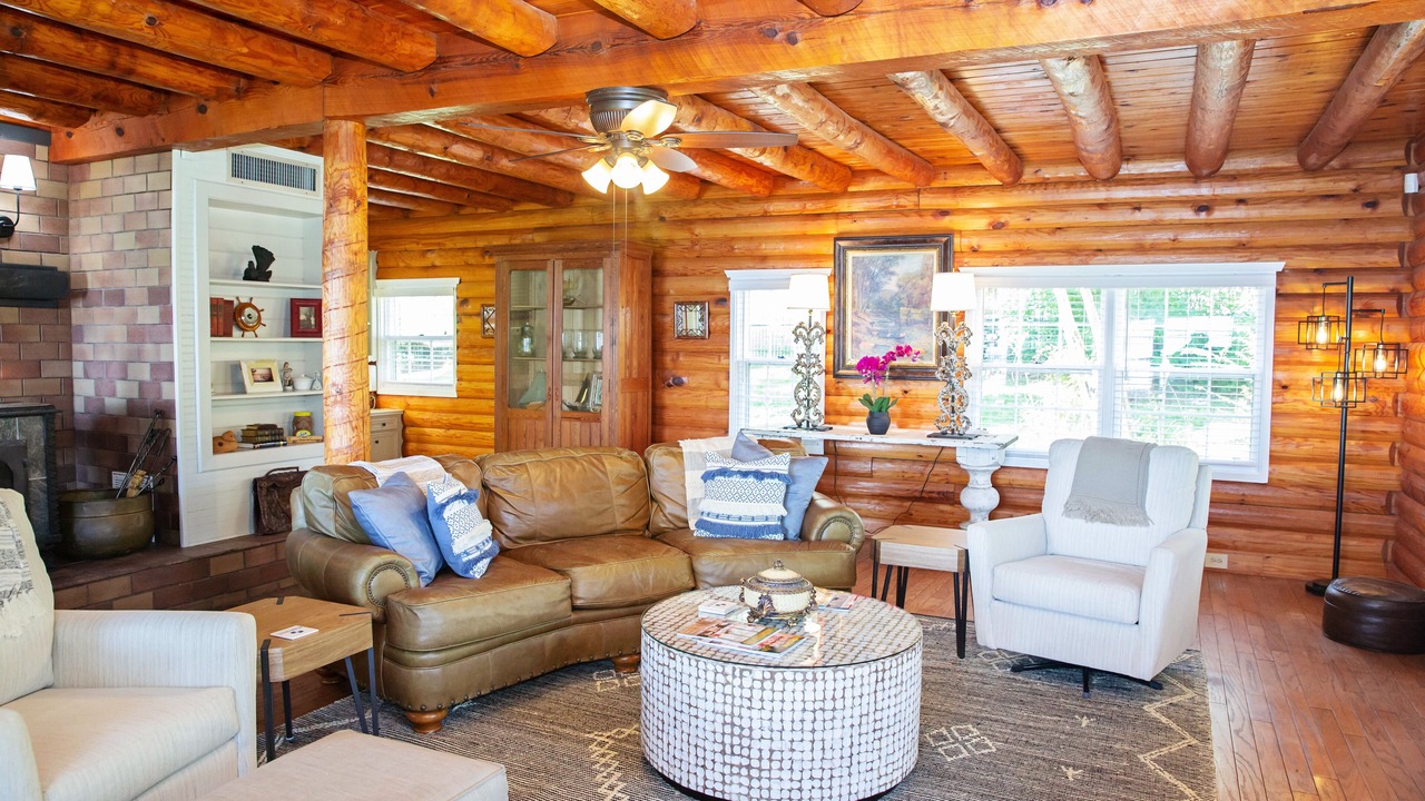 Photo of Livingroom in West Livingston