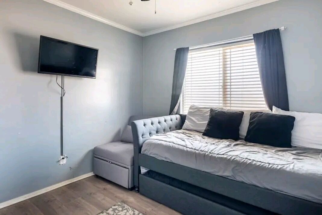 Photo of Bedroom in Pittsburg