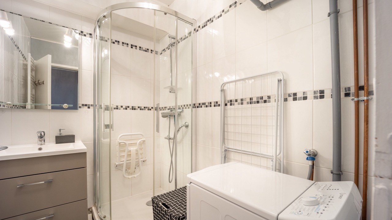 Photo of Bathroom in Courseulles-sur-Mer