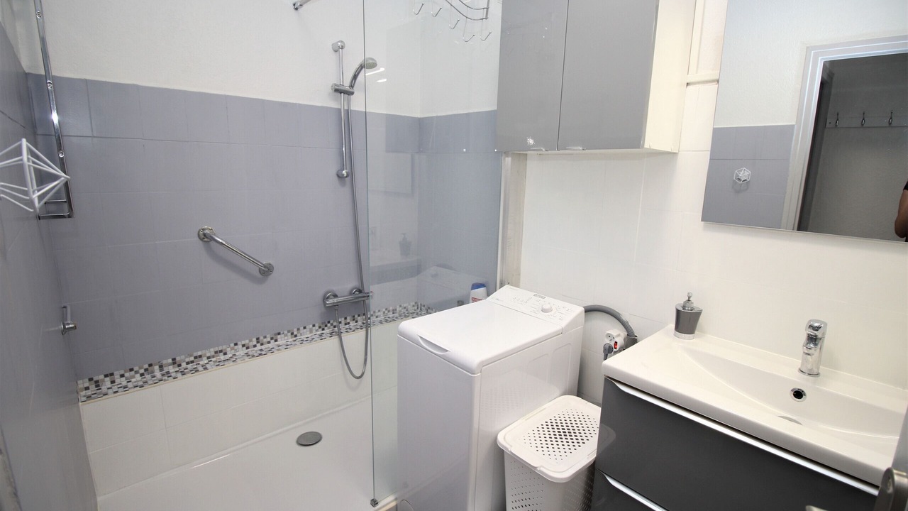 Photo of Bathroom in Le Port