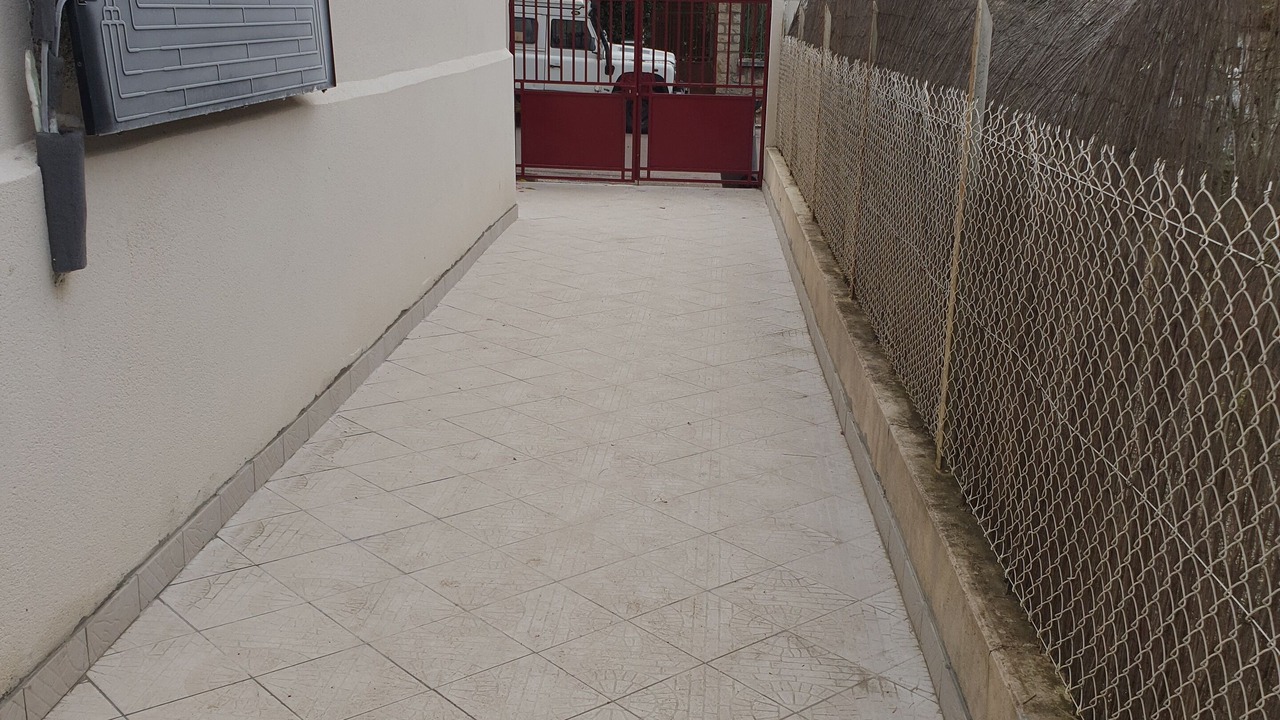 Photo of Outdoor in Montmuzard