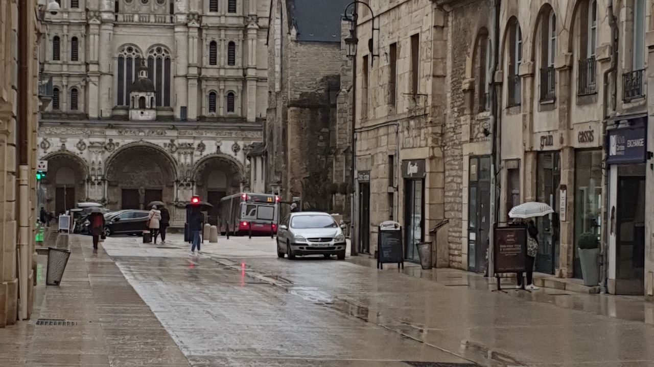Photo of Others in Montmuzard