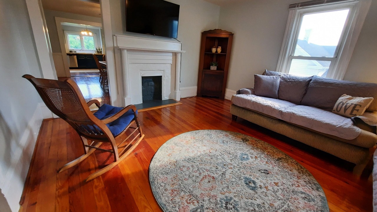Photo of Livingroom in Mount Airy