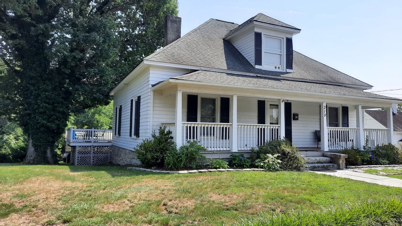 Photo of Others in Mount Airy