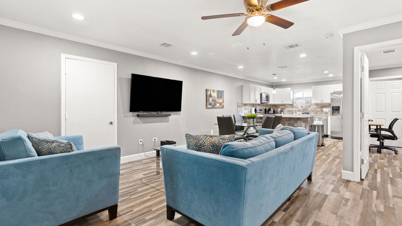 Photo of Livingroom in Leon Valley