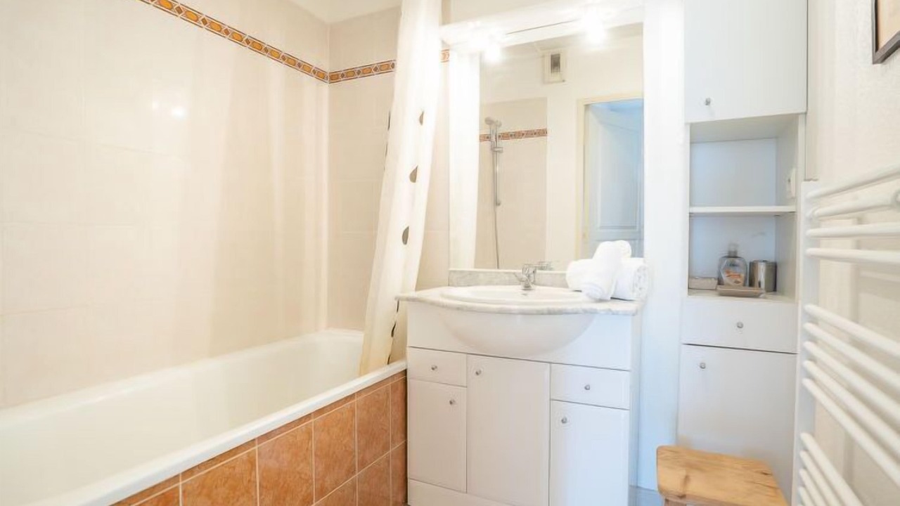 Photo of Bathroom in Le Grau-Du-Roi