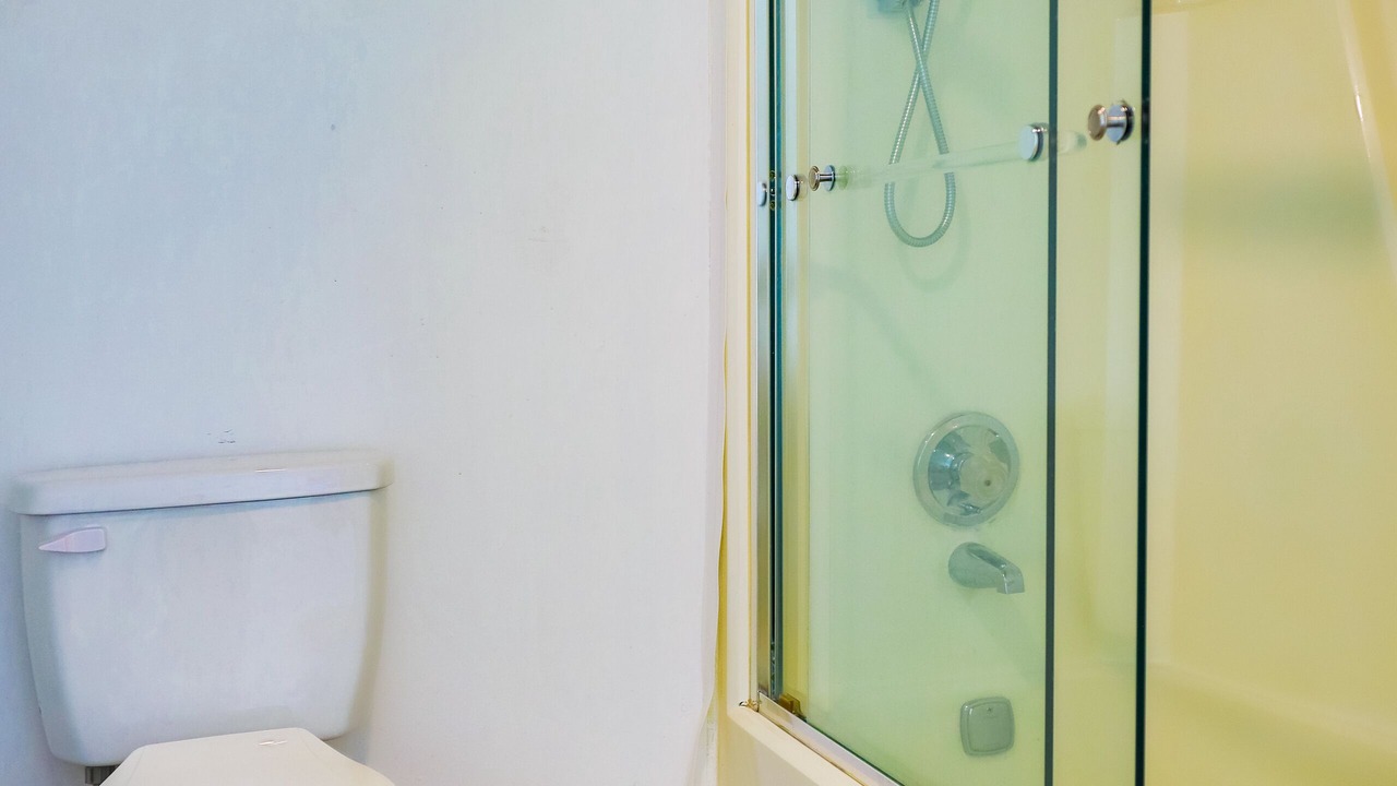 Photo of Bathroom in Willoughby Spit