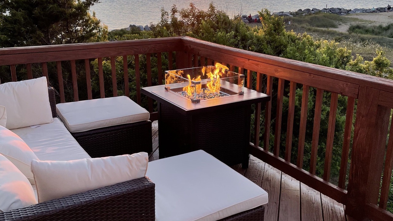 Photo of Patio Balcony in Willoughby Spit