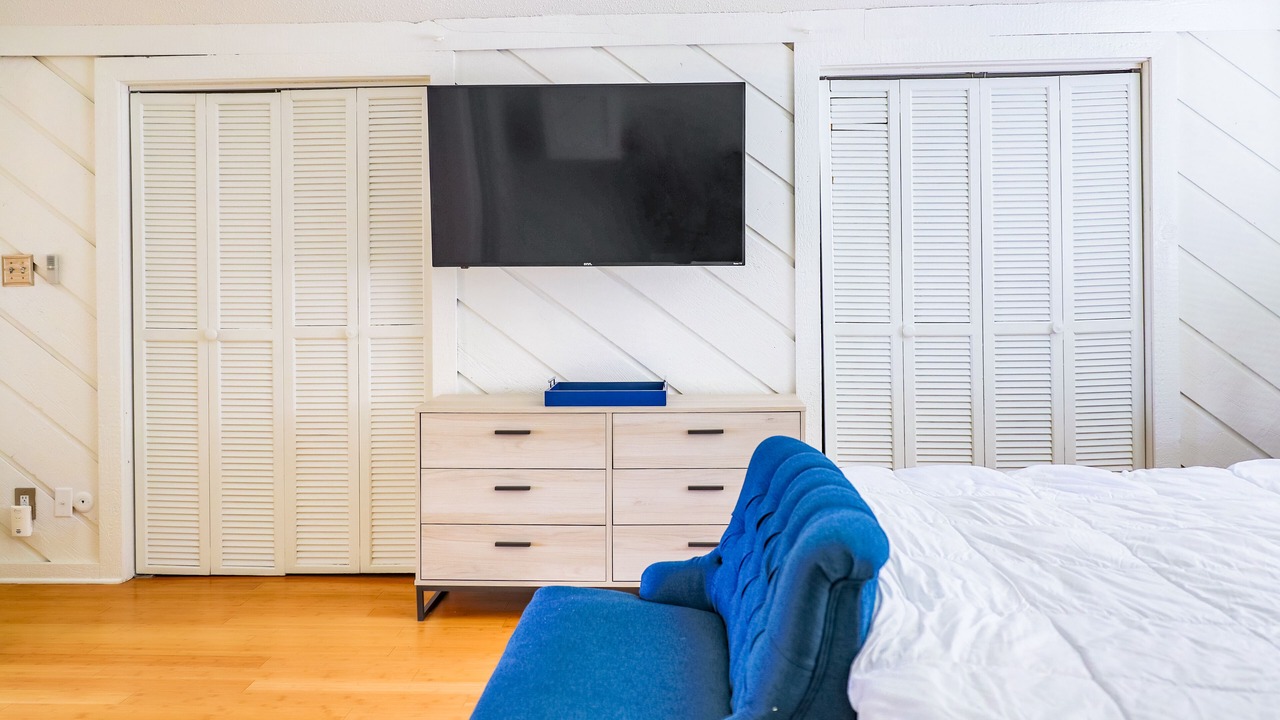 Photo of Bedroom in Willoughby Spit