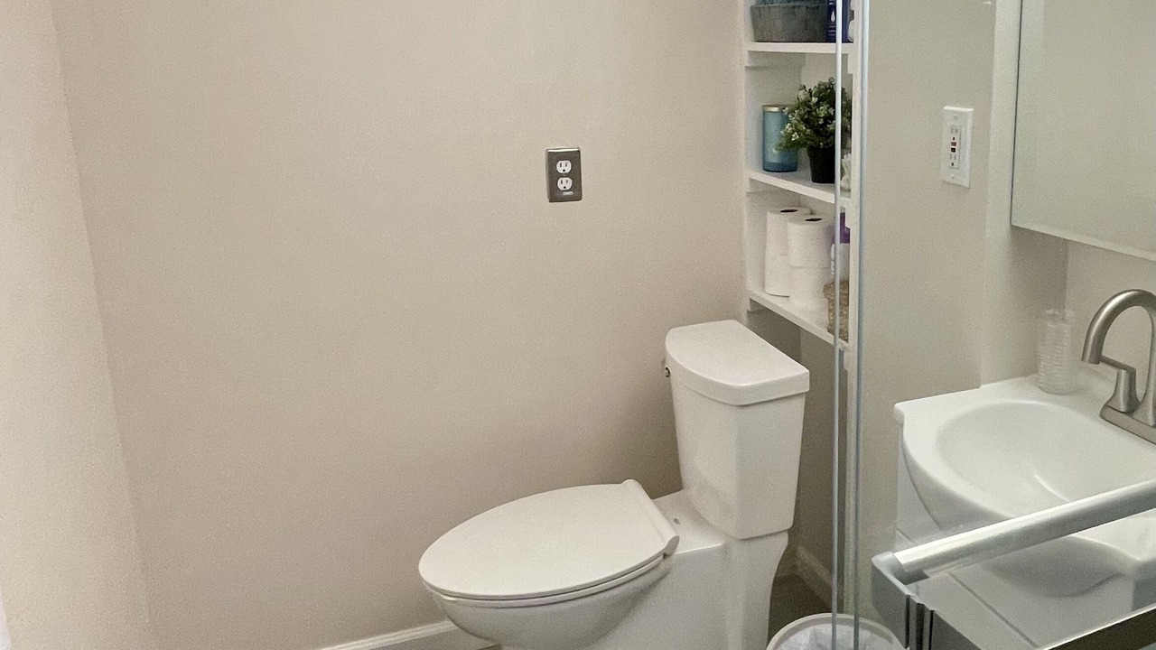 Photo of Bathroom in Manoa