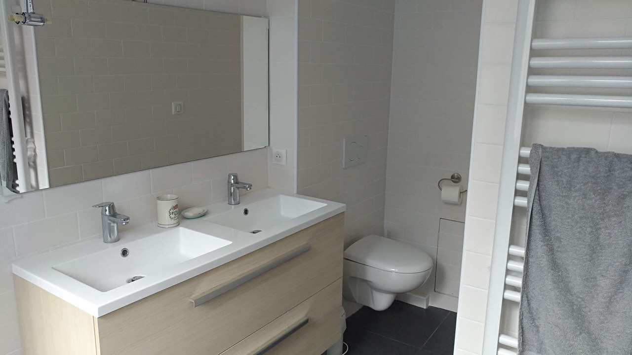 Photo of Bathroom in Quartier Saint-Marc - Croix de Pierre - Saint-Nicaise